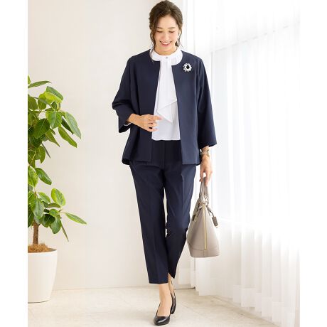 [^:b5043]Zj[ΉpcX[cɂāuVGbgłȂꊴX^CɁvI[V[YΉdl̃ZbgAbvX[cłBƂACVGbgghI[o[WPbgBpc̓Z^[Ƀ^bNĂAqbvƂ茩Ăe[p[hpc^CvłBtH[}V[͂fC[gɂ܂킹ZbgAbvBXgb`fނȂ̂ŒSn悭AANeBuɓɂE߂łB|Cg1.cɐLт2WayXgb`fރ|E^iXgb`ja鐳ȃXgb`fށBXɏcƉɐLт̂łB肪̂ɏ_炩nŉKȒSnłB|Cg2.ƒŐ􂦂EHbVudlłꂵĂ̂ŁAN[jO̕Sył܂B|Cg3.fIhgl[tRۏLʂ̂Ll[WPbgɕtĂ܂B|Cg4.UVJbg@\CɂȂG߂AOfĂ܂B|Cg5.ɂȂɂfތ^ꂵɂfނgpBoגO܂łɂȂȂ悤ɒ݂邵ĕۊǂAnK[tł͂Ă܂BZj[ΉpcX[c̏ڍׁyWPbgzEm[J[I[o[WPbgE^CvEnEcɐLт2wyayXgb`fށE|PbgtBntBypczEe[p[hpcEEGXgSdlBxg[vtBEcɐLт2wyayXgb`fށEƒŐOKi􂦂EHbVudljyTCYzSEMELELLE3LE4LTCY`傫TCYi[WTCYjyJ[zO[WiO[jEJijElCr[iFjEubNijEO[yprzwAƎ⑲͂A܎OE{QȂǃtH[}ȑ߂̃V[ɂ҂BƎQςȂǂ̊wZsA\ȂǁAiƊ߂ʂɁAԂ̂ꂢ߃Zj[X^CƂāB}}ɂꂵItBXɂȂރfUCȂ̂ŁAʋ΃X^CЊ֌W̍sɂg܂ByX[ctH[}XAbh[WzX[ctH[}XAddRouge(Abh[W)́A20E30E40E50̕LN̏ΏۂƂAʋ΃X^C犥Ղ܂łV[̕A񋟂郌fB[Xt@bVVbvłBX[c͂ꂩЉɏo20㏗q̃N[gX[cAOL⓭}}ƂĊ􂷂AT[EAtH[A~ZX̃rWlXX[c܂ŗlXȃfUCpӁBXgb`fނŒSnǋȂǁAql̖ڐł̑ƔȂЏiYsĂ܂BAbh[W̃}U[X[c ( }}X[c ) ́A⑲ƎAw͂AQϓwZsɂE߁B؂₩ȃfUCŁAql̑؂ȋLOƂȂA܎O₨{Qɂg܂BtH[}ȑ̂ŁAIɂΉv܂B񂨑⍐ʎȂǁA}i[ɉKvȃubNtH[}pӁBX[c̒ʔ̂ɓ݂̂ȂqlɂAC悭܂悤Aς`Ē܂B