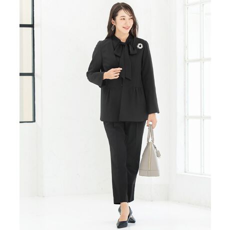 [^:t5352]Zj[ΉpcX[cɂāuVGbgłȂꊴX^CɁvI[V[YΉdl̃WPbgƃpc̃ZbgłBӂƂ肪IȃJ[X^CṽWPbg|CgBpc̓Z^[Ƀ^bNĂAqbvƂ茩Ăe[p[hpc^CvłBtH[}V[͂fC[gɂ܂킹ZbgAbvBXgb`fނȂ̂ŒSn悭AANeBuɓɂE߂łB|Cg1.cɐLт2WayXgb`fރ|E^iXgb`ja鐳ȃXgb`fށBXɏcƉɐLт̂łB肪̂ɏ_炩nŉKȒSnłB|Cg2.ƒŐ􂦂EHbVudlłꂵĂ̂ŁAN[jO̕Sył܂B|Cg3.fIhgl[tRۏLʂ̂Ll[WPbgɕtĂ܂B|Cg4.UVJbg@\CɂȂG߂AOfĂ܂B|Cg5.ɂȂɂfތ^ꂵɂfނgpBoגO܂łɂȂȂ悤ɒ݂邵ĕۊǂAnK[tł͂Ă܂BZj[ΉpcX[c̏ڍׁyWPbgzEJ[XMU[WPbgE^CvEnEcɐLт2wyayXgb`fށE|PbgtBntBypczEe[p[hpcEEGXgSdlBxg[vtBEcɐLт2wyayXgb`fށEƒŐOKi􂦂EHbVudljyTCYzSEMELELLE3LE4LTCY`傫TCYi[WTCYjyJ[zO[WiO[jEJijElCr[iFjEubNijyprzwAƎ⑲͂A܎OE{QȂǃtH[}ȑ߂̃V[ɂ҂BƎQςȂǂ̊wZsA\ȂǁAiƊ߂ʂɁAԂ̂ꂢ߃Zj[X^CƂāB}}ɂꂵItBXɂȂރfUCȂ̂ŁAʋ΃X^CЊ֌W̍sɂg܂B------------------------------yfTCYz------------------------------O[WElCr[Fmodel: T:165/B:79/W:58/H:86 pTCYFMJEubNFmodel: T:170/B:80/W:59/H:86 pTCYFM------------------------------yX[ctH[}XAbh[WzX[ctH[}XAddRouge(Abh[W)́A20E30E40E50̕LN̏ΏۂƂAʋ΃X^C犥Ղ܂łV[̕A񋟂郌fB[Xt@bVVbvłBX[c͂ꂩЉɏo20㏗q̃N[gX[cAOL⓭}}ƂĊ􂷂AT[EAtH[A~ZX̃rWlXX[c܂ŗlXȃfUCpӁBXgb`fނŒSnǋȂǁAql̖ڐł̑ƔȂЏiYsĂ܂BAbh[W̃}U[X[c ( }}X[c ) ́A⑲ƎAw͂AQϓwZsɂE߁B؂₩ȃfUCŁAql̑؂ȋLOƂȂA܎O₨{Qɂg܂BtH[}ȑ̂ŁAIɂΉv܂B񂨑⍐ʎȂǁA}i[ɉKvȃubNtH[}pӁBX[c̒ʔ̂ɓ݂̂ȂqlɂAC悭܂悤Aς`Ē܂B