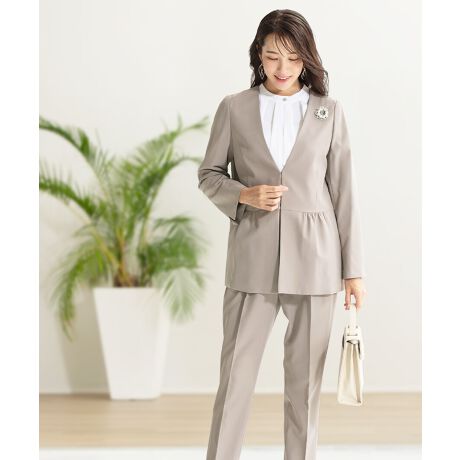 [^:t5352]Zj[ΉpcX[cɂāuVGbgłȂꊴX^CɁvI[V[YΉdl̃WPbgƃpc̃ZbgłBӂƂ肪IȃJ[X^CṽWPbg|CgBpc̓Z^[Ƀ^bNĂAqbvƂ茩Ăe[p[hpc^CvłBtH[}V[͂fC[gɂ܂킹ZbgAbvBXgb`fނȂ̂ŒSn悭AANeBuɓɂE߂łB|Cg1.cɐLт2WayXgb`fރ|E^iXgb`ja鐳ȃXgb`fށBXɏcƉɐLт̂łB肪̂ɏ_炩nŉKȒSnłB|Cg2.ƒŐ􂦂EHbVudlłꂵĂ̂ŁAN[jO̕Sył܂B|Cg3.fIhgl[tRۏLʂ̂Ll[WPbgɕtĂ܂B|Cg4.UVJbg@\CɂȂG߂AOfĂ܂B|Cg5.ɂȂɂfތ^ꂵɂfނgpBoגO܂łɂȂȂ悤ɒ݂邵ĕۊǂAnK[tł͂Ă܂BZj[ΉpcX[c̏ڍׁyWPbgzEJ[XMU[WPbgE^CvEnEcɐLт2wyayXgb`fށE|PbgtBntBypczEe[p[hpcEEGXgSdlBxg[vtBEcɐLт2wyayXgb`fށEƒŐOKi􂦂EHbVudljyTCYzSEMELELLE3LE4LTCY`傫TCYi[WTCYjyJ[zO[WiO[jEJijElCr[iFjEubNijyprzwAƎ⑲͂A܎OE{QȂǃtH[}ȑ߂̃V[ɂ҂BƎQςȂǂ̊wZsA\ȂǁAiƊ߂ʂɁAԂ̂ꂢ߃Zj[X^CƂāB}}ɂꂵItBXɂȂރfUCȂ̂ŁAʋ΃X^CЊ֌W̍sɂg܂B------------------------------yfTCYz------------------------------O[WElCr[Fmodel: T:165/B:79/W:58/H:86 pTCYFMJEubNFmodel: T:170/B:80/W:59/H:86 pTCYFM------------------------------yX[ctH[}XAbh[WzX[ctH[}XAddRouge(Abh[W)́A20E30E40E50̕LN̏ΏۂƂAʋ΃X^C犥Ղ܂łV[̕A񋟂郌fB[Xt@bVVbvłBX[c͂ꂩЉɏo20㏗q̃N[gX[cAOL⓭}}ƂĊ􂷂AT[EAtH[A~ZX̃rWlXX[c܂ŗlXȃfUCpӁBXgb`fނŒSnǋȂǁAql̖ڐł̑ƔȂЏiYsĂ܂BAbh[W̃}U[X[c ( }}X[c ) ́A⑲ƎAw͂AQϓwZsɂE߁B؂₩ȃfUCŁAql̑؂ȋLOƂȂA܎O₨{Qɂg܂BtH[}ȑ̂ŁAIɂΉv܂B񂨑⍐ʎȂǁA}i[ɉKvȃubNtH[}pӁBX[c̒ʔ̂ɓ݂̂ȂqlɂAC悭܂悤Aς`Ē܂B