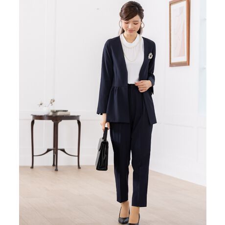 [^:t5352]Zj[ΉpcX[cɂāuVGbgłȂꊴX^CɁvI[V[YΉdl̃WPbgƃpc̃ZbgłBӂƂ肪IȃJ[X^CṽWPbg|CgBpc̓Z^[Ƀ^bNĂAqbvƂ茩Ăe[p[hpc^CvłBtH[}V[͂fC[gɂ܂킹ZbgAbvBXgb`fނȂ̂ŒSn悭AANeBuɓɂE߂łB|Cg1.cɐLт2WayXgb`fރ|E^iXgb`ja鐳ȃXgb`fށBXɏcƉɐLт̂łB肪̂ɏ_炩nŉKȒSnłB|Cg2.ƒŐ􂦂EHbVudlłꂵĂ̂ŁAN[jO̕Sył܂B|Cg3.fIhgl[tRۏLʂ̂Ll[WPbgɕtĂ܂B|Cg4.UVJbg@\CɂȂG߂AOfĂ܂B|Cg5.ɂȂɂfތ^ꂵɂfނgpBoגO܂łɂȂȂ悤ɒ݂邵ĕۊǂAnK[tł͂Ă܂BZj[ΉpcX[c̏ڍׁyWPbgzEJ[XMU[WPbgE^CvEnEcɐLт2wyayXgb`fށE|PbgtBntBypczEe[p[hpcEEGXgSdlBxg[vtBEcɐLт2wyayXgb`fށEƒŐOKi􂦂EHbVudljyTCYzSEMELELLE3LE4LTCY`傫TCYi[WTCYjyJ[zO[WiO[jEJijElCr[iFjEubNijyprzwAƎ⑲͂A܎OE{QȂǃtH[}ȑ߂̃V[ɂ҂BƎQςȂǂ̊wZsA\ȂǁAiƊ߂ʂɁAԂ̂ꂢ߃Zj[X^CƂāB}}ɂꂵItBXɂȂރfUCȂ̂ŁAʋ΃X^CЊ֌W̍sɂg܂B------------------------------yfTCYz------------------------------O[WElCr[Fmodel: T:165/B:79/W:58/H:86 pTCYFMJEubNFmodel: T:170/B:80/W:59/H:86 pTCYFM------------------------------yX[ctH[}XAbh[WzX[ctH[}XAddRouge(Abh[W)́A20E30E40E50̕LN̏ΏۂƂAʋ΃X^C犥Ղ܂łV[̕A񋟂郌fB[Xt@bVVbvłBX[c͂ꂩЉɏo20㏗q̃N[gX[cAOL⓭}}ƂĊ􂷂AT[EAtH[A~ZX̃rWlXX[c܂ŗlXȃfUCpӁBXgb`fނŒSnǋȂǁAql̖ڐł̑ƔȂЏiYsĂ܂BAbh[W̃}U[X[c ( }}X[c ) ́A⑲ƎAw͂AQϓwZsɂE߁B؂₩ȃfUCŁAql̑؂ȋLOƂȂA܎O₨{Qɂg܂BtH[}ȑ̂ŁAIɂΉv܂B񂨑⍐ʎȂǁA}i[ɉKvȃubNtH[}pӁBX[c̒ʔ̂ɓ݂̂ȂqlɂAC悭܂悤Aς`Ē܂B