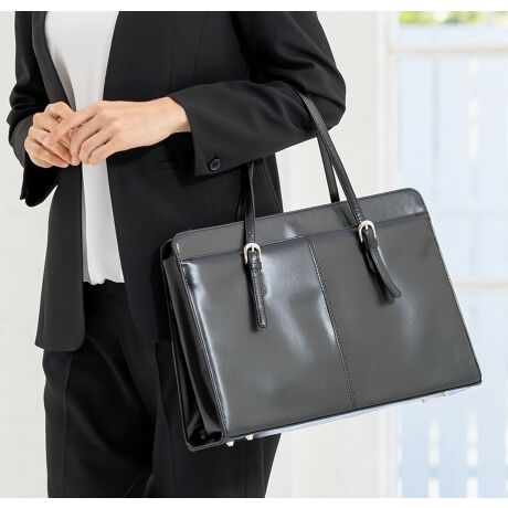 [^:j3017-F-bk]yA4TCYΉrWlXobOɂāzA4t@CTCYyXeʁyʂ̃obOłBށEybg{gEzE|[`ȂǕKvȂ̂Ղ[\BVʂɃt@Xi[ƒʂɕetȂ̂ŁAobOƂȂuƂo܂BLNwƗlXȃV[ɍ킹ăR[fBl[gofUCłB|CgASt@CΉTCYBGAybg{gAA4t@CȂǂyX܂B}iȊOρB߂łobNANZgByđeʂł莩Bɂ₷S|CgB̃|Pbg͂RJAA4TCY̏ނ܂BOɂЖʂɃ|PbgX}z̎[ɕ֗BXibv{^tBJ[En/ubNEȂ߂炩ŏiȉ̂鍇fށEiPUU[jfށEVʂɃt@Xi[EʂɕetE[/dp|Pbgprʋ΁EN[gAEE]EȂǂ̃rWlXV[͂AlXȃV[ɍ킹Ēʊw╁igɂgp܂ByX[ctH[}XAbh[WzX[ctH[}XAddRouge(Abh[W)́A20E30E40E50̕LN̏ΏۂƂAʋ΃X^C犥Ղ܂łV[̕A񋟂郌fB[Xt@bVVbvłBX[c͂ꂩЉɏo20㏗q̃N[gX[cAOL⓭}}ƂĊ􂷂AT[EAtH[A~ZX̃rWlXX[c܂ŗlXȃfUCpӁBXgb`fނŒSnǋȂǁAql̖ڐł̑ƔȂЏiYsĂ܂BAbh[W̃}U[X[c ( }}X[c ) ́A⑲ƎAw͂AQϓwZsɂE߁B؂₩ȃfUCŁAql̑؂ȋLOƂȂA܎O₨{Qɂg܂BtH[}ȑ̂ŁAIɂΉv܂B񂨑⍐ʎȂǁA}i[ɉKvȃubNtH[}pӁBX[c̒ʔ̂ɓ݂̂ȂqlɂAC悭܂悤Aς`Ē܂B