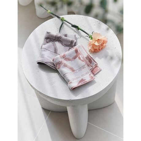 [^ԁFSHGG259001]<b>g[gobOƂ̃{WK[hnh^I<^b><b>yDesign^Stylingz<^b>ӂƂpCngpAMtgɂlC̃^IV[YɐVoB̃{LoXg[gobO(SHGB253041)Ɠ{WK[hŕ\nh^IłBoX[ɒuĂAWʂȂǂŎĂfAS̃CꂽX^CbVȃfUCBF͗̂郂JƃsN2Fpӂ܂BV[Ỹnh^I(SHGG249006)pӂĂ܂BƖ̊֌WɂAۂFČꍇ܂B܂p\REX}[gtHȂǂ̊ɂA኱iƉ摜̃J[قȂꍇ܂B\߂Bi̐F́AiPi摜QƉB i摜̓Tv̂߁AFTCY̎dlɕύXꍇ܂̂ŁA\߂B