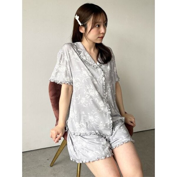 k SNIDEL カットプリントシャツ×ショートパンツ SNIDEL HOME（スナイデルホーム）の「【SNIDEL HOME × 新木優子