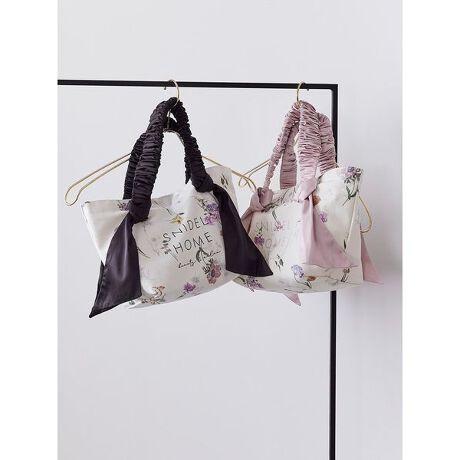 [^ԁFSHGB256081]<b>Dȃ}`t[̃I[KjbNLoXg[g<^b><b>yDesign^Stylingz<^b>SNIDEL HOMEԂ̃I[KjbNRbg̃LoXg[gȀH}eBbNȃ}`t[VołBMU[񂹂傫ȃ{ŌoȂ݂̃fUCɁAiȉ؂₩̂}`t[𑍕vgBJWAȃLoXnłȂiǂAtF~jȑ݊͂łB`{bNX鏬TCÝAʋ΂ʊw̃TuobOƂĊB傫JĎo₷obOɂ̓}OlbgtĈSvXAɂ2̃|PbgtĂ܂BF̓N[Ȉۂ̃ubNƏ_炩ȃsNpӂ܂B̃̕|[`(SHGG256082)LoXgx|[`(SHGG256086)ƃR[fBl[gĂy݂܂BƖ̊֌WɂAۂFČꍇ܂B܂p\REX}[gtHȂǂ̊ɂA኱iƉ摜̃J[قȂꍇ܂B\߂Bi̐F́AiPi摜QƉB i摜̓Tv̂߁AFTCY̎dlɕύXꍇ܂̂ŁA\߂B