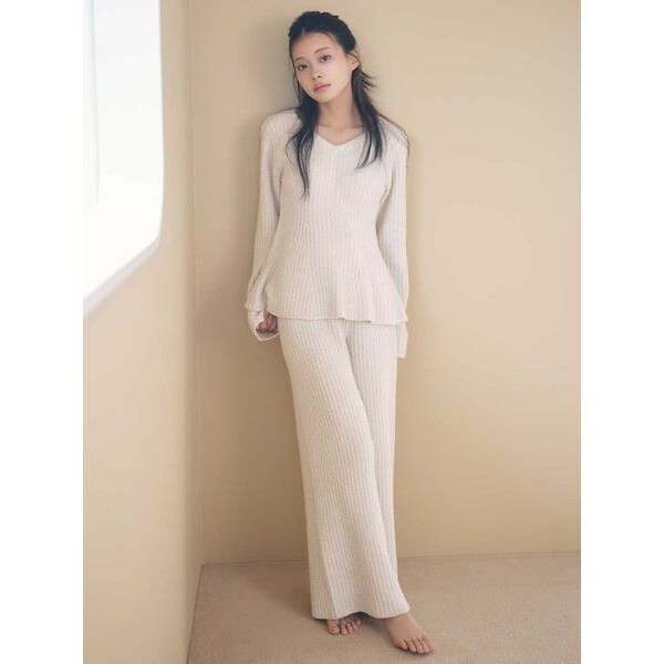 SNIDEL  チェリーシリーズニットセットアップ 新品 セール】チェリーシリーズニットセットアップ（ルームウェア