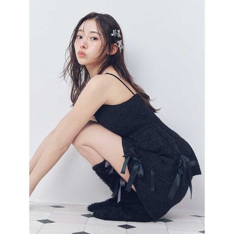 [^ԁFSHCT254098]<b>ZтȂÂŖ@Halloween Series<^b>2025NH̃nEBV[ÝAƂƈႤɕϐgBL[głȂق̂r^[AZтȂÂS܂B}WJȃrbg⍕L`[tɂt̃p[JA{jbg[X̃h[~[ȑ݊BACRjbNłȂVvŒ₷ACe𑵂܂BʂȖoAƂ߂̖@͂܂B<b>yDesign^Stylingz<^b>Xgb`ɗDAق̂Nъ̂_炩ȃjbg[XgpL~\[łBJbvCdlŁÂݏiȃVA[oA{fBɂ͗nt܂BeɃXbgÄႤ2{̃}bgTe{Ă܂BXgbv̓AWX^[tŒ\BF̓rbg`[t̃zCgAL`[t̃ubNpӂ܂BV[ỸV[gpc(SHCP254099)ɍ킹AjbgJ[fBK(SHNT254095)̃Ci[ƂĂ߂łByzynzyLkzyňz┖聦Ɩ̊֌WɂAۂFČꍇ܂B܂p\REX}[gtHȂǂ̊ɂA኱iƉ摜̃J[قȂꍇ܂B\߂Bi̐F́AiPi摜QƉB i摜̓Tv̂߁AFTCY̎dlɕύXꍇ܂̂ŁA\߂B