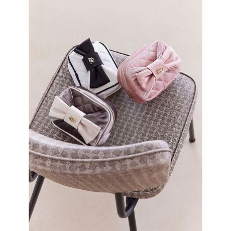 [^ԁFSHGG255207]<b>Te{ƃLeBOxÃXNGA|[`<^b><b>yDesign^Stylingz<^b>̂ӂƂLeBÕxAfނɁATẽ{H炵fފ̃|[`łB{̕ɎĎ^ԂƂłAіڕɂ̓CjVS̃S[h`[LƋPfUCB}`̃XNGA^ŁAig̃RX|[`ɂ͂Ȁ[ȂǕLgp܂BF̓zCgA`R[O[AsN3FWJBH̃v`EMtgɂ߂̃ACełBƖ̊֌WɂAۂFČꍇ܂B܂p\REX}[gtHȂǂ̊ɂA኱iƉ摜̃J[قȂꍇ܂B\߂Bi̐F́AiPi摜QƉB i摜̓Tv̂߁AFTCY̎dlɕύXꍇ܂̂ŁA\߂B