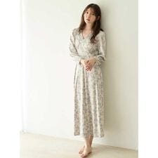 スナイデルホーム(SNIDEL HOME)のシルキーフリースワンピース