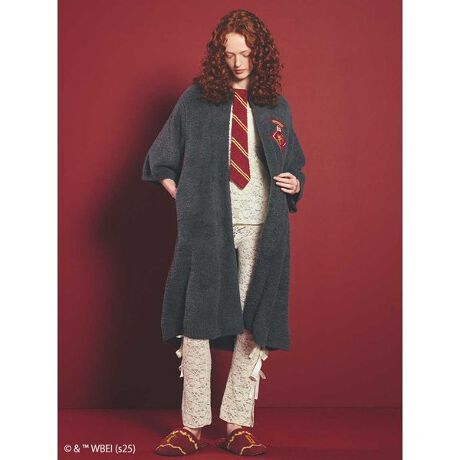 [^ԁFSHNT255085]<b><b>un[E|b^[vƖ`ō̃zf[V[Y<^b><^b>؂ȐlƉ߂zf[V[YɁANN悤ȂƂĂ̖@āBE爤fun[E|b^[ve[}ɂtB[`ORNVA̓~Җ]̑4e͂܂B̐EւƂȂCACéAzO[c@pwZ4̗`[tɂȃjbgEFABtNẼwhEBOA~חd̃hr[ȂǁAȂ݂̃LN^[tB[`[EFA⏬Ƃ߂YĂ܂B<b>[About[<^b>un[E|b^[vJ.K.[Oɂ萶ݏoꂽAEňꂠ鐢̐lX𖣗ĂAun[E|b^[vV[YB1997Nɑ1un[E|b^[ƌ҂̐΁vxXgZ[ƂȂA2001Nɂ͉fwn[E|b^[ ƌ҂̐΁xJB̌ 2011N܂łɑS8삪BɁwt@^XeBbNEr[Xgx3ւƂ̐lCpł܂B<b>yDesign^Stylingz<^b>zO[c@pwZ4̗`[tɂAӂƏ_炩ȔGɕ܂jbgEFAV[YłB̐EֈCɃgbvĂ܂ȁAt[ht̃jbgKEBONƃAȃKEɊ񂹂⑳ɂ܂B񌳂ɎO\ȃlN^CAɂ͊ẽV{był炢܂BOȂ̂ŁACɂȂ鎞̉HDƂĂ1łBF̓OtBh[̃o[KfBAnbtpt̃CG[ACuN[̃lCr[AXŨO[4FWJBV[ỸOpc(SHNP255084)AjbgXbp(SHGG255251)Ȃǂ̏ƍ킹Ăy݂ByzȂynzȂyLkzyňz聦Ɩ̊֌WɂAۂFČꍇ܂B܂p\REX}[gtHȂǂ̊ɂA኱iƉ摜