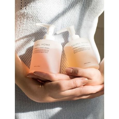 [^ԁFSHGG999014]ߍׂAł₳􂢂nhEHbVB₩ɐ`tGLX(1)ƁÂ邨VRqg^Z~h(2)zŁAw̐Ƃ邨܂B<b>yKey Ingredientsz<^b>SNIDEL HOMEɋʂAێI[KjbNAKIC(3)AI[KjbN[YqbvICi4jAI[KjbNVAo^[AAGxGLXuhBh_(5jɃnƂ^܂B<b>yAroma line upz<^b>ǂ܂łKɕ܂tF~jȍ<b>-PureLinen-<^b>[A[YAAo[Ȃǂ܂₩ȍ𑩂˂Đ􂢗Ẵl\AsAŐ̂鍁B<b>-Sensual White floral-<^b>ԁX̃u[PDȂ@ׂȃt[ɁAtbVȃt[cƃEbfBnꂽB(1)ێEA(2)Z~hAPAZ~hNP(ێE)A(3)AKjAXsmTj(ێ)A(4)JjioʎiێjAi5jGeRbJXtFJX(ێ)<font color=red>ВAVbp[͕ʔɂȂ܂<^font>Ɩ̊֌WɂAۂFČꍇ܂B܂p\REX}[gtHȂǂ̊ɂA኱iƉ摜̃J[قȂꍇ܂B\߂Bi̐F́AiPi摜QƉBi摜̓Tv̂߁AFTCY̎dlɕύXꍇ܂̂ŁA\߂B<br^>TCY͗ẽTCYɂȂ܂B