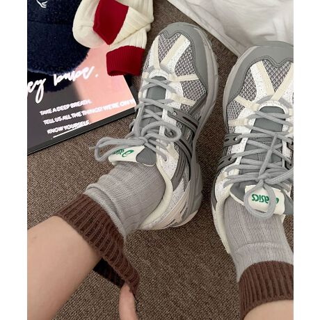 [^:yqnkz3183a]VvŎg̗ǂu\bNXBJ[C̃X^COɃANZgAX|[eB[ȈۂɂĂ܂BXj[J[͂AT_⃍[t@[ɂQłYɂāATCYdlقȂꍇ܂B