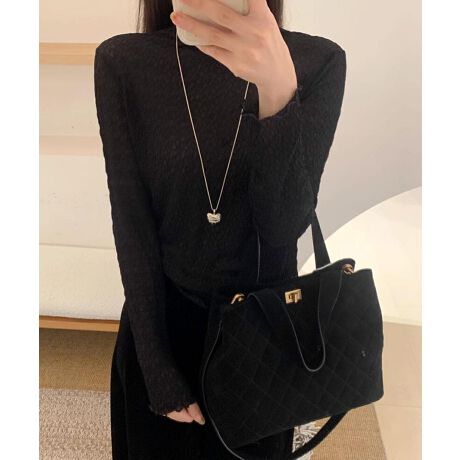 [^:bxi618a]Ԗږ͗l̃fUCƃt̃nClbNIȃnClbNgbvXBy₩ŏ炵VGbgoAVvȂȈۂ^܂B̂ɂ҂tBbĝŁACOɂœKłBG߂ɂ҂ȃACełBiC̑ϋvƃ|E^̃Xgb`˔fނŁAɗDtBbg܂B_炩SnŁAԂ̒płKłBVvȃfjXJ[gƍ킹āAJWAȓR[fBl[gɁB{gXXȃpc⃌U[pcɂāAVbNŃ_ȈۂɁBAE^[ƂăWPbgR[gHDAG߂łɖhł܂BYɂāATCYdlقȂꍇ܂B