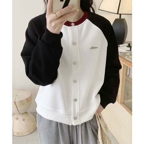 [^:yss8817a]OX[ũJWAȃ{^J[fBKBVvȃ{^fUCƁAقȂF̑▭ɒaAX^CbVłxUPBƂVGbgœgɕ֗ȃACełB_炩Lk̂fނŁASnǂA₷QłBJWAȃfj`mpƍ킹āAVvŉKȓX^C̊B̓Xj[J[⃍[t@[ŁAyŃVvȈۂɁBɂ́ACi[ƂĒp邱ƂŒgUPBYɂāATCYdlقȂꍇ܂B