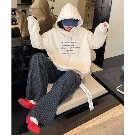 [^:yya77010a]t[gƃ|PbgɕttfUCŁADF̃x[WǂȃR[fBl[gɂ܂BJWAłȂꊴYꒅłBOʂɂ͍T߂ȃSvgĂAVvȂANZgɂȂ܂BbNXVGbgŁA₷QłBG̗ǂRbgƃ|GXe̍fނŁA_炩ĉKȒSnBy₩ŁAʂǂAԂ̒płɂłBVvȃfUCȂ̂ŃfjXJ[gƍ킹ăVvɁBJWAȓg͂AƂoɂ҂łBYɂāATCYdlقȂꍇ܂B