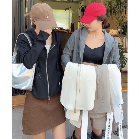 [^:yya9106a]VvłȂX^CbVȃ_uWbvAbvp[J[BJWAȃfUCŁAAEghAgɂ҂B_uWbp[fUCƁAX|[eBȈۂ^t[hłBǂȃX^Cɂ킹₷Ayfފ͂łBG肪ǂA_炩KBʋCA₷ByʂłȂ牷݂̂ŁAG߂̕ςڂɂd󂵂܂BfjXJ[gƍ킹ĕigɁBX|[eBȃACe킹āAANeBuR[fBAEghAV[x̃JWAX^Cɂ҂ȃACełBYɂāATCYdlقȂꍇ܂B