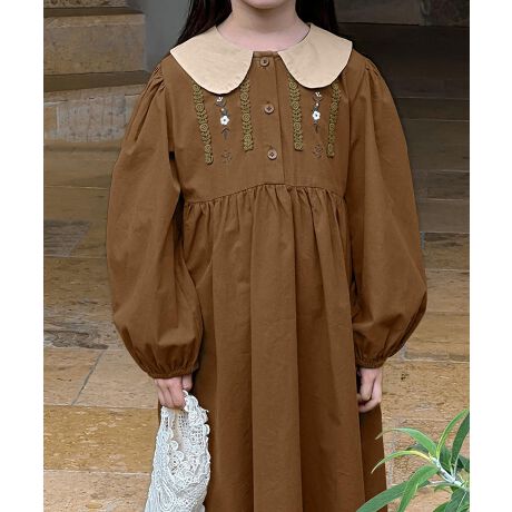 [^:mossby71222a]NVJȋ݃fUCɎhJ{LbYs[XBɂׂ͍ȎhJfBe[ADŏiȕ͋CUPBEGXg؂ւƂӂƂXJ[gVGbgAql炵炵Ă܂BdlŁAG߂킸܂܂ȃV[Ŋ􂵂܂B_炩ȑfނgpAʋCƔG̗ǂ˔Ă܂BfP[gȂql̔ɂDAKȒSnBi`ȑfފ݂ꒅłBtH[}ȏʂł́AtbgV[YVvȃJ[fBKƍ킹ƁAîX^CɁBgɂ́AXj[J[⃊bNgݍ킹āAJWAȈۂɎdグ̂߂łBG߂ɂ̓^CcV[gu[c킹邱ƂŁAgƂ𗼗R[f܂BYɂāATCYdlقȂꍇ܂B