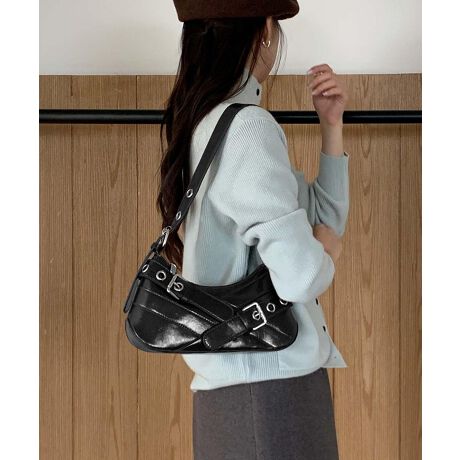 [^:aji1752a] VvłȂX^CbVȃfUC͓IȃV_[obOBfC[Ɏg₷TCYƁALxȃJ[WJŃR[fBl[gĂACełBxĝ悤ȃfUCŁA_ȈۂobOBgɂ҂ŁAKvȃACeRpNgɎ[ł܂BobO̊Jɂ͋{Ă܂B\nɂPUU[gpĂAƂłȂyʂŎ₷̂łBn̓|GXefނgpĂA͊炩Ŏ[ɂȂĂ܂BϋvAԎgpĂ^ꂵɂ̂͂łBubN̓VvŃVbNAbh͉؂₩AuE͗l͋̕CAO[͍T߂ŃX^CbVAzCg͐Ƒu₩܂BJWAȃX^CɂAItBXɂ҂ȃobOłBW[YTVcƂ̃VvȃR[fBl[gɉ邱ƂŁAwX^CbVɌ邱Ƃł܂BhbV[ȕɂ}b`AGKgȕ͋CUPB@F PUU[̕\ʂ͉ꂪt₷߁AIɏ_炩zŐ@邱Ƃ߂܂BꂪЂǂȂOɁA@Aʂ̗ǂꏊŉAĂBⒼ˓AC̏ȂꏊŕۊǂƗǂł傤B