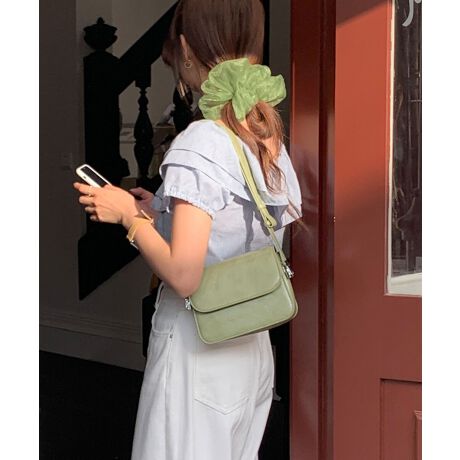 [^:aji5649a]VvłȂi˔V_[obOBfC[gɂ҂ȃTCYŗlXȃR[fBl[gɃ}b`܂BƂCƃVvfUCłBRpNgȃTCYŁA₷A̕Ki[ł܂BV_[Xgbv͒߉\ŁA|΂ߊ|ɂΉł܂B\nɂPUU[gpAȂ₩ō̂dオƂȂĂ܂Bnɂ̓|GXegpĂA炩ȓŎ[Sz܂ByʂłȂϋvɂDĂAg邱Ƃł܂BubNuE̓VvŗہAbhsN͉؂₩AJ[LO[͌IŃi`Ȉۂ^܂Bǂ̐Fgɂ҂ȐFłBJWAȃfjX^CTVcɍ킹邾łɌ܂܂B܂AhbV[ȃR[fBl[gɂ킹₷AGKgĂĂ܂BFɂėlXȃX^CɑΉ\łB@F PUU[͉ꂪt₷̂ŁAIɏ_炩zŐ@邱Ƃ߂܂BꂪЂǂȂOɐ@Aʂ̗ǂꏊŉAĂBⒼ˓ĕۊǂ邱ƂŁAԂۂĂ܂B