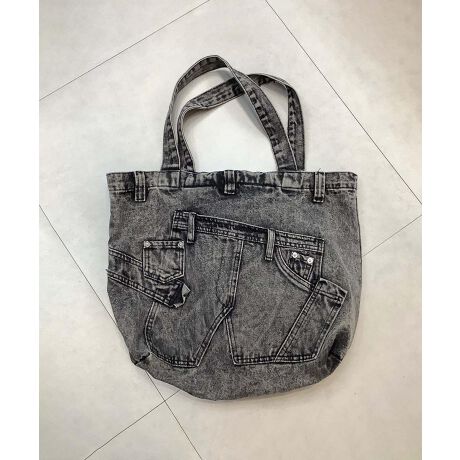 [^:uba131a] VvȂIȃfUC̃fjg[gobOBeʂŕigɂ傤ǂ悭AJWAȃR[fBl[gɂ҂łBj[NȃfBe[œgɂ҂̑傫BobOɂ͕̃|PbgfUCĂA[͂Ap˔Ă܂B͂ƂŁA|\łB\nɂ̓|GXegpAyʂőϋv˔Ă܂Bn|GXeŁA炩ŏvȍɂȂĂAɂȂĂ܂BJ[̓ubNƃCgu[2FWJłBubN̓VvŗہACgu[̓JWAőu₩Ȉۂ^܂Bǂ̐FfC[R[fBl[gɍ킹₷AVvłȂ瑶݊fUCłBJWAȃfjTVcƂ̑QłBfjWPbgXJ[gƍ킹āAfjIfj̃X^Cy߂܂BVvȕɂ̃obO邾ŁAŜ̃R[fBl[g܂B@F |GXefނ͉ꂪɂAꂪȒPłBꂽꍇ́A_炩zŐ@ĂB@͕ʂ̗ǂꏊŊA˓ĕۊǂĂBYɂāATCYdlقȂꍇ܂B