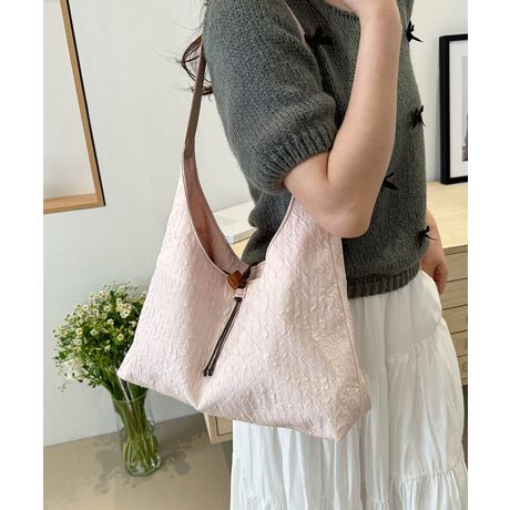 [^:yjxsx650615a]_炩ȎƊۂ݂̂tH̃V_[obOBtg̃Ebh̃[vfBe[i`ƃBe[W̃ANZgvXĂ܂By₩ȑfފŌɂƂ݁ARȃVGbg`Xgbvĝ̃CɃtBbgB悢TCYŉו̎^тɂ֗BT~j}ȃfUC炱AX^COɔ^Ă܂BVvTVcVcAs[XƂ̑QŁAg͂AƂOoJtFAx̂oɂ߂łBYɂāATCYdlقȂꍇ܂B