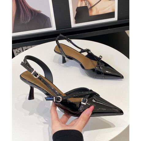 [^:yjymx305a]₩Ȏ炵ĂAXgbvt̃|CebhgDq[B낪JobNXgbvfUC͌y₩Ɣ܂Bׂ߂̃q[͔rʂȂ芴A₷Bʋ΂p[eB[܂ŁALV[Ƀ}b`iȈꑫBYɂāATCYdlقȂꍇ܂B