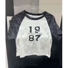 【aimoha-KIDS-】ナンバープリントTシャツ