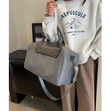 トラベルバッグ