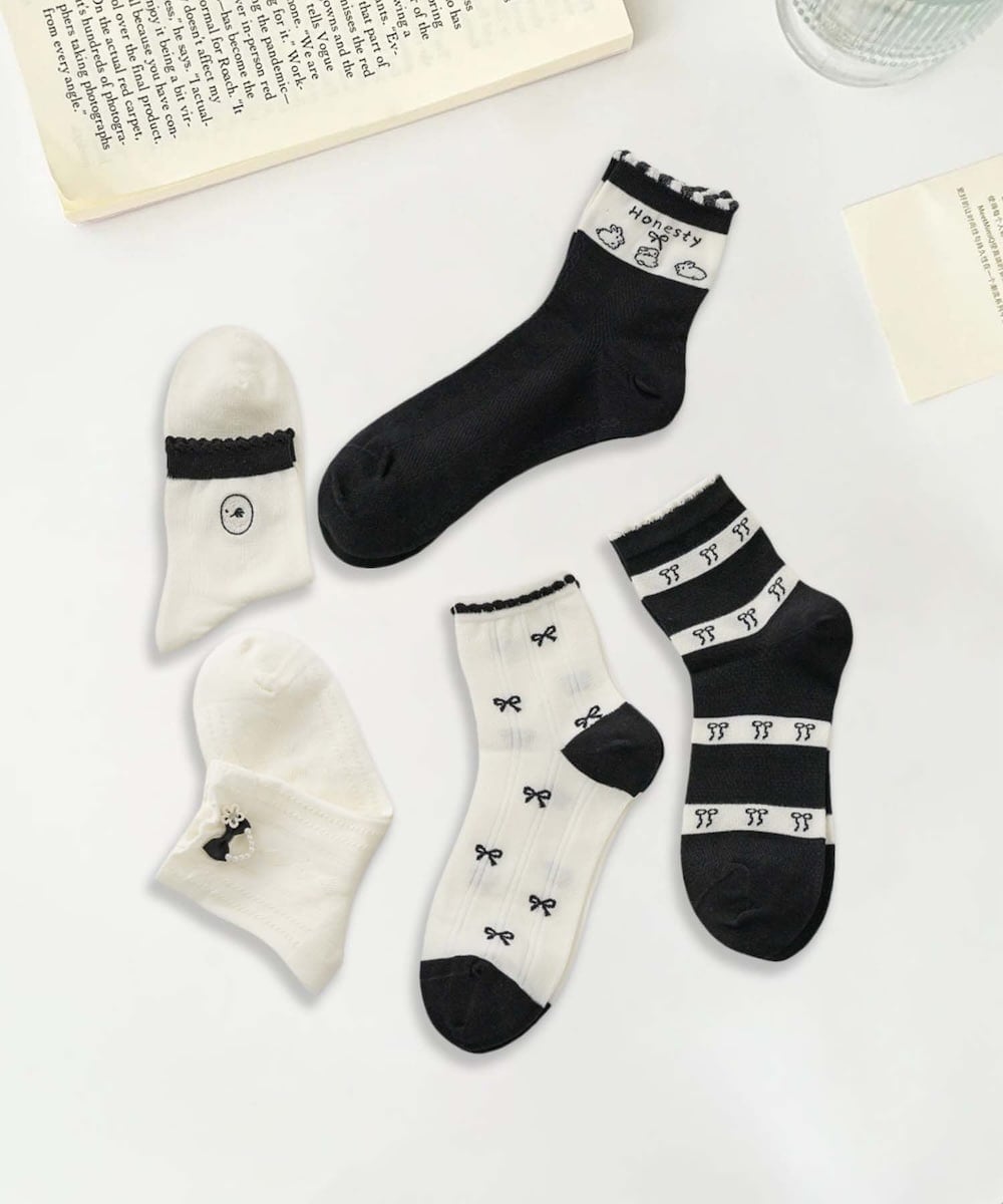 H商品 MOSOX】ガーリーデザイン刺繍入りコットン混ソックス | アイモハ