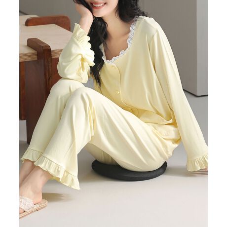 [^:mocbf36045a]_炩ȔG̑fނgpAL~\[EOpcEJ[fBK3_ZbgBL~\[ɂ͎O\ȃ\tgJbvtĂāAułSĒpł܂BlbNCɂ͑@ׂȃ[X炢AtF~jȈۂɁBpc̓EGXgSŃbNXQAHDJ[fBK͗[΍₿ƂOoɂd󂵂܂B[EFAƂĂ͂AsĥpW}ƂĂBƉK˔ꒅłB