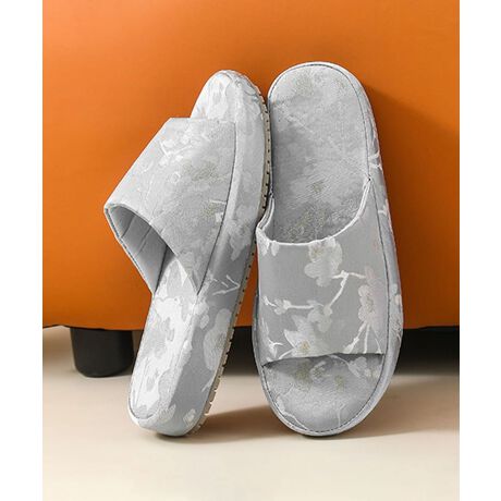 [^:molej2507a]iȌ򊴂̂WK[hD萶nŎdĂA؂₩ȉԕXbpBӂƂSnŁA烊bNX^CT|[gĂ܂BNbV̂\[Ə_炩ȍbDݍ݁AԗĂKBԂ◈qpɂ҂ȈꑫłBsNn̐Fɑ@ׂȉԖ͗lĂAamǂ̃CeAɂȂ݂₷fUCłB