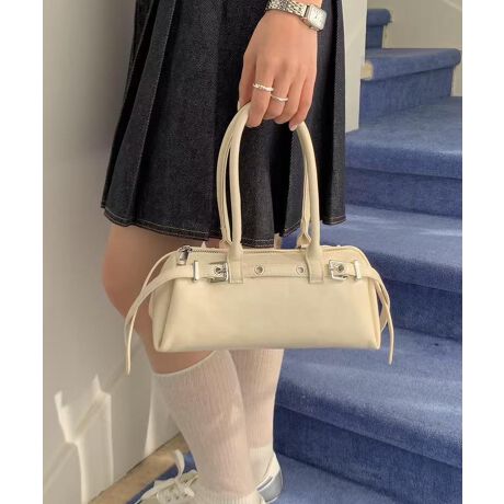 [^:yjbla7558a]VvŃGKgȃfUC͓IPUV_[obOB񂰂ƂĂAt̒XgbvgăV_[ƂĂg2WAYdlBRpNgȂ\Ȏ[͂AgɍœKȃTCYłBobO̒25cmA11cmA12cm̐▭ȃTCY݌vŁAyʂŎ^т֗BYɂāATCYdlقȂꍇ܂B