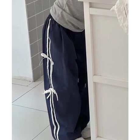 [^:moamb2512a]_ N̎͂Ō܂I^ƂVGbgƃVvȃfUCŁAł͂Ȃ閜\pcBXgb`̌fނŁAANeBuȓKɁ؍Xg[g̃gbvXƍ킹邾ŁAgh_̃LbYR[fIjZbNXŎg邩AZNR[fɂ҂łB߃R[fBl[gEgbvXFI[o[TCYToCJ[XEFbgƍ킹Ċ؍ہEV[YF{[Xj[J[orT_ŃXg[gdグEFoPbgnbgLbvŃANZgvXIpV[ۈ牀̂OVтɉƑł̂łR[fɃJtFEsENR[fBeɂYɂāATCYdlقȂꍇ܂B