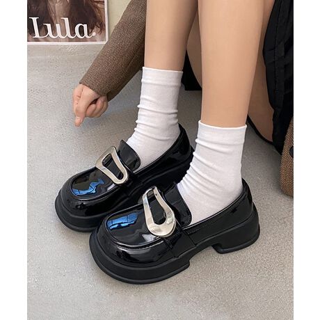 [^:idnzm205a]傫߂ȃ^ڂЂ݊̂5cm̃[t@[Bۂ݂ттfUCK[[Ȉۂ̃fUCByʂȌȂ̂ŕ₷Aig₷ACełBq[5YɂāATCYdlقȂꍇ܂B