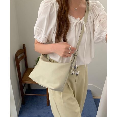 [^:yjbla26635a]VvłȂ`[ANZgƂȂĂAX^CbVȈۂ^܂BIȕKi[̂ɏ\ȗeʂ܂Big͂AJWAȃf[gɂ҂ȃACełB25618cmYɂāATCYdlقȂꍇ܂B