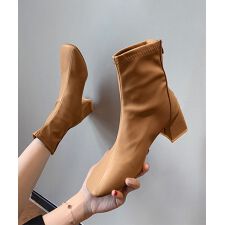 スクエアトゥ ショートブーツ