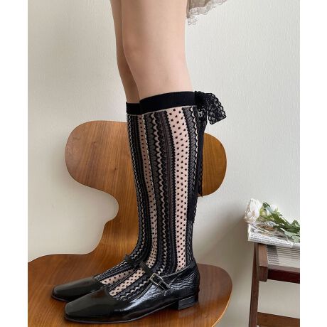 [^:hyx1943a]@ׂȃhbg`[ɁAcC̃[X͗lgݍ킹iȃO\bNXBobNX^Cɂ́AÂY傫߂̃[X{zuAтɗhătF~jȈۂo܂BG܂ł̏i40cmjŁAXJ[gV[gpcAs[XȂǕLR[fBl[gɃ}b`B悢y₩ŁAtĂ͂H~C[hX^CɊB͏_炩LkAԒpĂߕtȂdlłBTCY4020