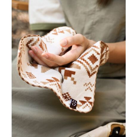 [^:SMOrTowela22]k̃`[tx[XɍꂽIWĩWJ[hfUCB㎿ȃ~j^Ii22~22cmTCYjByʂŎ^т₷Agɂ҂łB㎿ȍהԎRbggpA_炩ȔGƗDꂽz˔Ă܂BƐ@玞ɂƂƂpƂĊ􂵂܂Bq܂̃nJ`ƂĂAƒOoł̎gpɂ߂łB