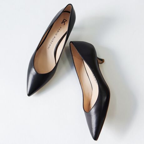 [^:FB-E-2634]25tĐVyiЉziŐꂽfUC͂̃|CebhgDpvXB3cmq[rĂ܂BtH[}ȏꂩItBXg܂ŕL􂵁AǂȃV[łGKgȑoĂ܂ByTCYzbF12.5cmq[F3.0cmꕝF8.6cmd(Б)F175g@37cmɂđB܂ŖڈƂĂlByuhЉzt@rIXR[j́A1998NɐݗꂽC^AEtBcFɂ郌fB[XV[YuhB VGbgƗSn˔ACéAC^AV[Y̑㖼ƂȂĂ܂B