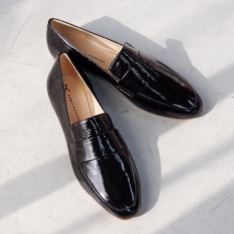 [^:FB-S-3170-]25tĐVyiЉztbgq[ŉKȗSn͂̃[t@[BƃVo[2FWJŁA̓NVJłǂȃR[fɂ킹₷AVo[̓[hȈۂőɃANZgvXBigItBXV[܂ŕL􂵁Ay₩ƃX^CbV𗼗ꑫłByTCYzbF14.5cmq[F1.3cmꕝF7.4cmd(Б)F140g@3cmɂđB܂ŖڈƂĂlByuhЉzt@rIXR[j́A1998NɐݗꂽC^AEtBcFɂ郌fB[XV[YuhB VGbgƗSn˔ACéAC^AV[Y̑㖼ƂȂĂ܂B