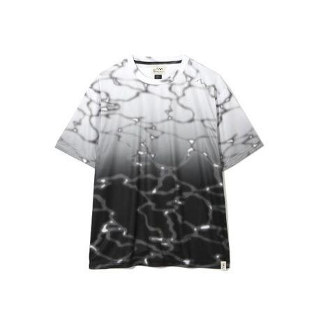 [^ԁF7925135003]MANASTASH^}iX^bV^LITHIUM TIE DYE TOPE}iX^bV̒ԕły`Ez傫A^C_Ĉ悤ȃOtBbNɗƂ񂾃vgEOɓvǵAtN^[dlE|GXe̋zfނȂ̂ŁAX|[eB[ȃV[ł̒pMANASTASH^}iX^bV1993NɕčVAgŐݗꂽMANASTASHBuh̗RƂȂkAJ嗤̐C݉kɑJXP[hR삯}iX^bVŔAXL[gbLOA}EeoCNAteBOAJbNȂǑlȃAEghAX|[cy߂邱ƂŗLłBnƎwv⃊TCNt[XȂǊɗDfނ̗pčō̃ACe邱Ƃ𗝔OɌfAǂAJ̃v_NgfUCx[XɂCtX^Cuh́At@bVƃJ`[NXI[o[VX^CĂ܂B