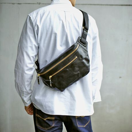 [^:687-849-0003]SMITH'S AMERICAN X~XAJ V_[obO {vfނ̃V_[obÓA㎿ȋvgpĂAȂ₩łȂϋvɗDĂ܂BgނقǂɕǍfoACeւƕωĂ܂BvL̎RȃV{oAG炩ŐSn悢dオłBɁAƂD{ĂApłi̍͂łBfUCVvȂꂽfUC̃V_[obOłBtgɂ̓Wbv|PbgzuĂAX}[gtH⌮Ȃǂ̏[̂ɕ֗łBC[ɂ̓Ci[|PbgĂAڂ₷dlɂȂĂ܂BTCY͕igɂ傤Ǘǂ傫łBEGXgxg͒\ŁǍ^X^Cɍ킹ĉKɎgpł܂BR[fBl[g̃V_[obÓAJWArWlX܂ŕLX^CɃ}b`܂BVvȃfUCȂ̂ŁAfjTVc̃tȃX^CɂAWPbg킹ꂢ߂ȃR[fBl[gɂ݂܂BɁAU[̎X^C߂łBႦ΁AubÑU[WPbgƍ킹邱Ƃœꊴ̂VbNȈۂoł܂B܂AXj[J[u[cƑgݍ킹邱ƂŁAꂽl̃JWAX^C܂BEC[iCi[|Pbg~1jEtg Wbv|Pbg