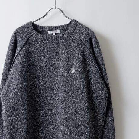 [^:113-714-0002]uhU.S. POLO ASSN./[GX|AbXAJBPOLOZ̃ItBVĉƂ1890NɐݗBč𒆐SɃobOApArvLiWJsĂAE150JAVbv1000X܈ȏŔ̔sĂBC^AŊJÂĂ鐢Eő̃Yv^|ě{słuPitti Uomoṽt@bVV[ŃRNV𔭕\ȂǁAEeŃg[^t@bVuhƂĕs̒nʂzĂBfރ|GXe100̑fނgpZ[^[By₩ň₷A^VɂȂɂ̂łBыʂoɂȒPȂ̂ŁAfC[ɋC˂Ȃ̂|CgB炩ȎŉKȒSnȂAڂ͂ƏiɎdグĂ܂BfUCWiےj̕ҒnݏoLȕ\̃Z[^[B̃C𗎂ƂVGbgŁAbNX̂ۂɎdグĂ܂B␞ɂ͑߂̃uzAn̂fUCŜ߂ANZgɁBVvȂוɂ肪ꖇłBR[fBl[gfj`mpƍ킹΁A悭JWAŃbNX̂fC[X^CɁBXbNX^bNpcƑgݍ킹΁Al̂ꂢ߃R[fɁBAE^[̃Ci[ƂĂ݂₷AWPbgR[g̉ɃC[h邾ŋGߊƗ̊̂钅Ȃ܂Byׂ݂ɁîCɓo^in[g}[NNbNjJ[̍ēגʒmA݌ɃXgP_̒ʒmAZ[̒ʒm󂯎邱Ƃł܂BuĥCɓo^ViUPꂽ蔄؂ꏤiēׂƂȂǁAuĥȏ󂯎邱Ƃł܂Bfډ摜̏i̐F́ATvBeł邱Ƃ≮O≮̌̏Ǝ˂pxɂƐFقȂꍇ܂܂\̃TCYƎ͎኱قȂꍇ܂̂ŁA\߂B