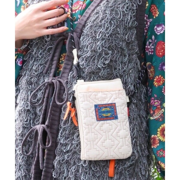 [}C]LeBOX}zV_[|[`/``JJititicacaj AC{[