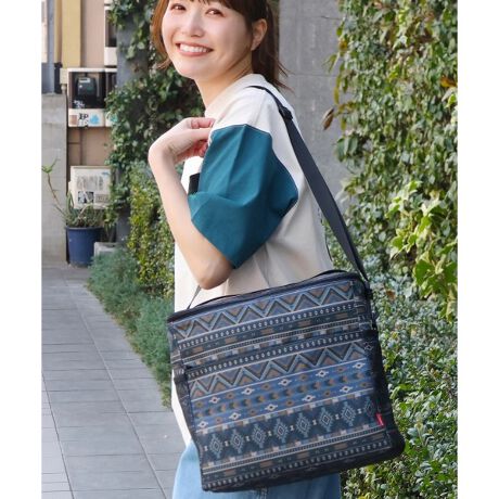 [^ԁFZOSCB2313]OVтyȂI|bvBOX^V_[ۗobOAEghA炨V[ő劈􂷂BOX^̃V_[ۗobOB͊ɏՍނ̓ۗ␶nɂȂĂ̂łƗ₽L[vĂ܂B2bg̃ybg{gɂ4{AՂƂTCÝꂪL̂ő傫߂̂⋛̃g[̂ɂ֗łBKoƃR̎ɊJt@Xi[ŁAg̏oꂪƂĂyɂȂĂ܂BOɂbVƃt@Xi[t̃|PbĝŁÂɍœKBⓀHiȂǂ̕îAsNjbNLvȂǂ̃AEghAV[܂ő劈􂷂ACełIJ[̓IWƃubN2F炨IтBzi͐nْ̍fʒuɂAiEJ[łF╿̏oقȂꍇ܂Bfpʐ^͌̉ŐFꍇ܂Bwȉi摜ɋ߂FƂȂĂ܂B