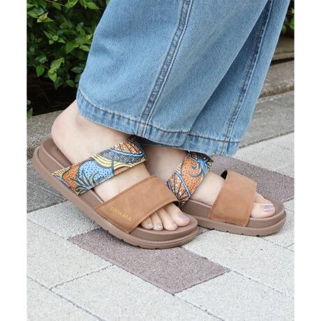 [^ԁFZOSCBA7018]  Jtȕxg悭R[fɗnłAs[^[̑lCV[Y J[̃\[ɂ邱Ƃŉ؂₩vXAJWAȕ͋CɁB Ƃ̊̂\[́A̔y肵₷AVXg܂ xg̓ɂ͏_炩NbVtŁA̍bɗDtBbg܂B TCYMTCY(23.5cm)ALTCY(24.5cm)AJ[̓ubNAuE2F炨IтB  fނ̓Ab̃vǵAp▀CɂAꂽ肷肷ꍇ܂B  Ă݂܂I  <!-- l r[ -->    22.5-23.0cm FLߍbF  TCY ML  Corf Cf   Ȃ M   Rg MTCYLTCYĂ݂܂B \bNX𗚂MTCY̓Abp[ɋ܂AfŗȂ炿傤ǗǂtBbgłB LTCY͂Ƃɗ]TAMTCY傤ǗǂTCYłB ӂӂ̃NbV̂\[ŗ₷łB  <!-- l r[ -->    24.0-24.5cm FLߍbF  TCY L  Corf f   Ȃ L   Rg ŗƂ҂ƃtBbgĂƂĂ₷łI bALȂ̂ŗ]T͂܂񂪂ꂭ炢tBbgĂESzȂB EF[u\[s^bƃtBbĝŌڈȏɊyłB bɂ镔ɃNbV̂ŎCȂėǂB   zi͐nْ̍fʒuɂAiEJ[łF╿̏oقȂꍇ܂Bfpʐ^͌̉ŐFꍇ܂Bwȉi摜ɋ߂FƂȂĂ܂B