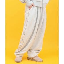 チチカカ(titicaca)のOrale! カラーラインスウェットカーブパンツ