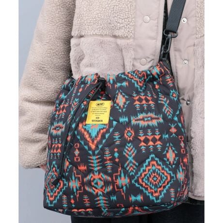 [^ԁFZOWJBC7030]KiU ~``JJR{[V!CŎgł2WAYg[gobO  fUC fUCƎgǋ KiU ƃ``JJ̃R{[Vg[gobOB g[gɂV_[ɂł2WAYdlŁA|ɂΉł▭Ȏ̒͂łB J̓R[hXgbp[t̃h[R[hōidlB В̂悤ȃtH`FWłACX^Cɍ킹ăAWy߂܂B ɁAt@Xi[t|Pbg2AMdi̎[ɂ֗B V_[R͎O\ŁA@\ɂ݌vłB g₷וT₷̂|CgB J[ fUC1(J`i)FlCeBuAJE|sM鐸`[tɂAIŖ̂fUCB fUC2(lCeBu)FCJbg(߂̐D)̂ɂ݂ÂlCeBuŃR[f̃ANZgɂȂfUCB y KiU /LEzǂȓVCł̏yނƂbg[ɁA킩痣ꂽAEghAV[ŉKɁA炵߂邱Ƃڎwl̊OVтuhłBy舵̂ӁzEi̓ADڂ␶n\ʂ璆Ȃo邱Ƃ܂Boꍇ͖ɈoɔяoĂ锽Α܂݁Aɖ߂ĂBEi𖳗ɈƔj\܂̂ł߂BEiɎgpĂ鐶ńAGACȂǂɂFAFڂ肷鋰ꂪ܂̂ŁABEꂪtꍇ͕zgpďĂB@AĈgp͂߂BEۊǂ̍ۂ͏\ɐ≘@A˓⍂Aʂ̗ǂꏊł悭A[ĂBE͓ȂłBn鋰ꂪ܂B(͂H)ESɖĥł͂ȂAʂ͉ivIł͂܂BESẲΏۂƂĂ܂BȂǂ̎ނɂĂ͎ɂ܂̂łBE͂ʂ͎gppxɂ菙XɒቺĂ܂Bzi͐nْ̍fʒuɂAiEJ[łF╿̏oقȂꍇ܂Bfpʐ^͌̉ŐFꍇ܂Bwȉi摜ɋ߂FƂȂĂ܂B