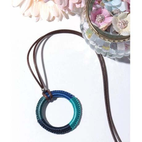 [^ԁFZOWJBD8607]OXz_[ƂĂgI}`J[lbNX  T[Ñp[cɎtÂ݂fUCB VvȂ4F؂ւ̔zFقǂ悢݊܂B KlTOXĎgpIȃfUC|CgB R͒߂\ŁAX^Cɍ킹ăoX悭pł܂B J[̓u[AO[Abh3F炨IтB zi͐nْ̍fʒuɂAiEJ[łF╿̏oقȂꍇ܂Bfpʐ^͌̉ŐFꍇ܂Bwȉi摜ɋ߂FƂȂĂ܂B