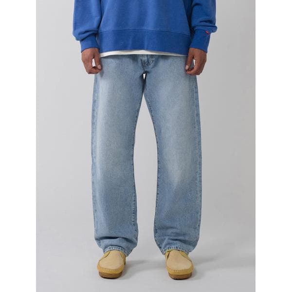 イエスの言動 555(TM) リラックスストレート ジーンズ ライトインディゴ