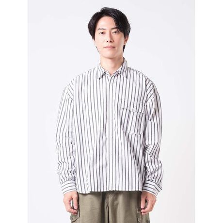 [^ԁF004GC0002]100ñ[YtBbgƂ̃{^_EVcBXgCvŃtgɂP̃|PbgzꂽfUCBʔNʂĒĂACëłBmodel:177cm B91 W79 H93 pTCYFMu(R)v݂̂\Lꂽbh^úALEVI'S(R)̕܂܂郌bh^uƓlɐisł͂܂BsǕił͂܂̂ŁAEԕi󂯂ł܂B܂A^u̎ނIт܂̂ŁA\߂܂B